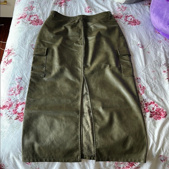 Olive Green Cargo Skirt - Picture 2 of 3